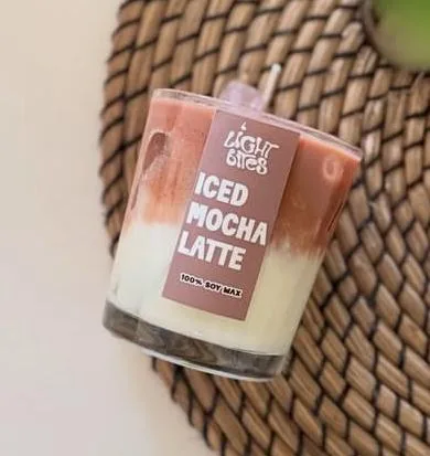 Κερί Iced Mocha Latte με στρώσεις κρέμας και μόκα
